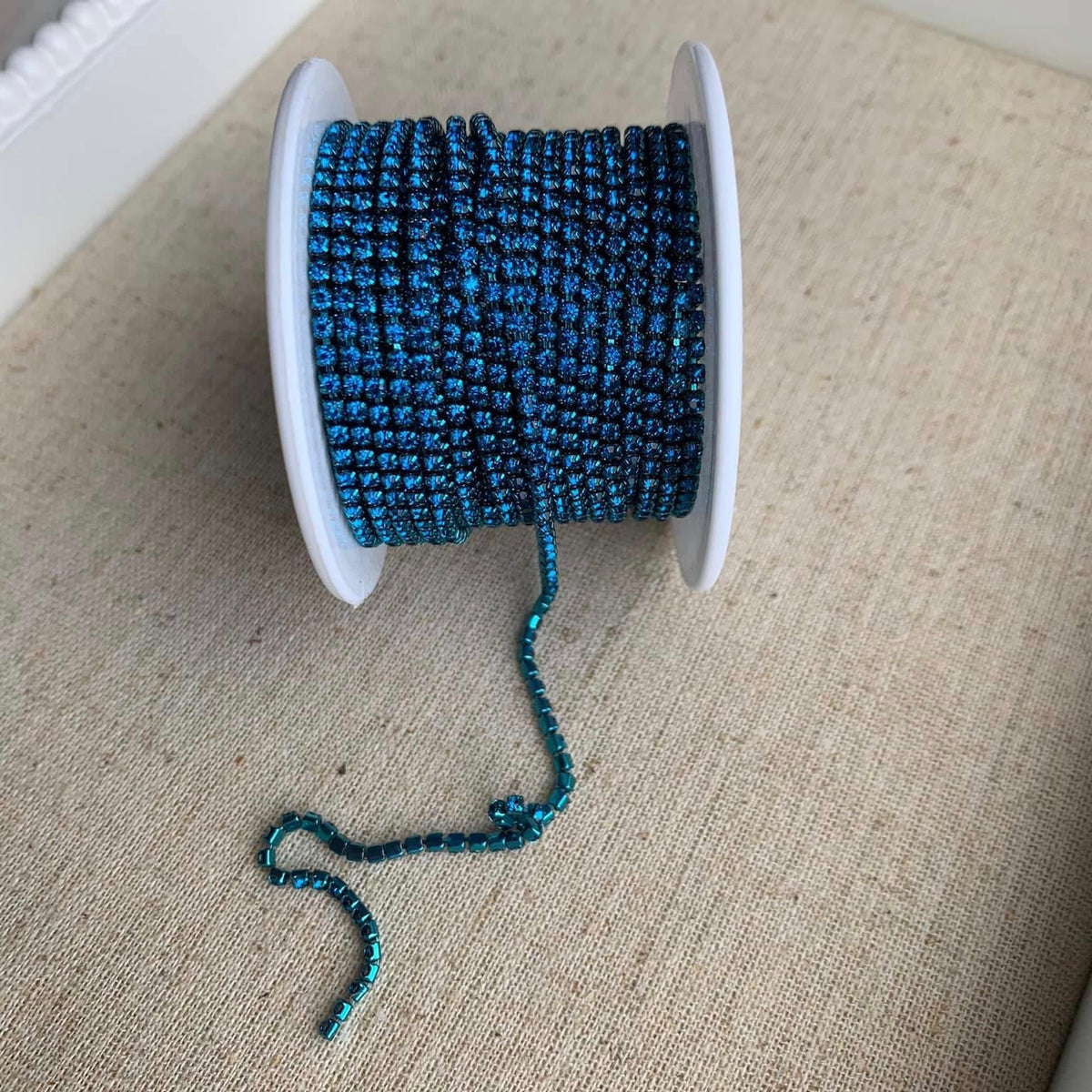 1 Yard SS6 Capri Blue Colourful Metal Chain Rhinestone Banding