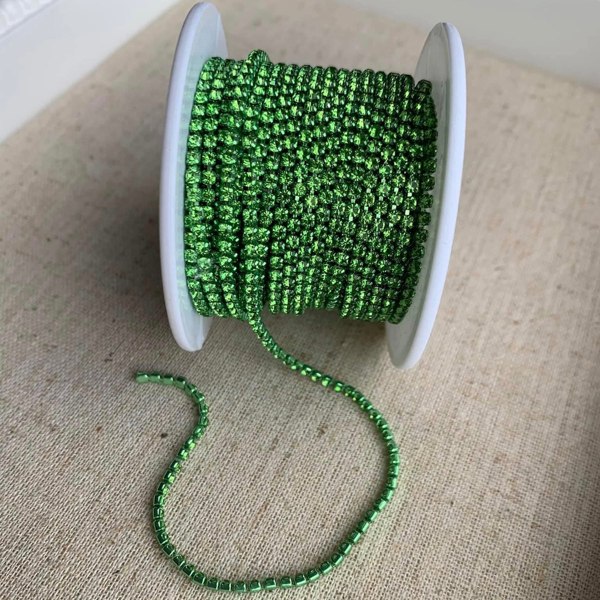 1 Yard SS6 Peridot Colourful Metal Rhinestone Chain Banding